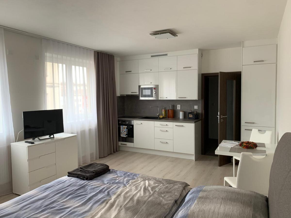 Modern Apartment In The City Center Pilsen Exterior foto