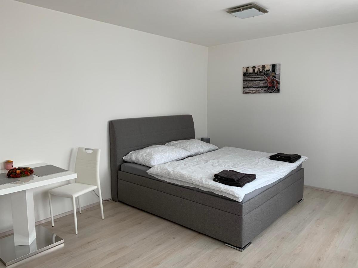 Modern Apartment In The City Center Pilsen Exterior foto